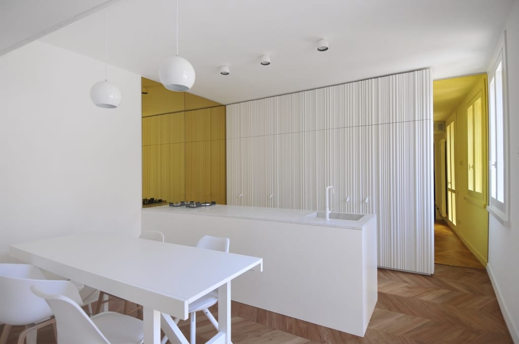 Polsko – włoska renowacja dwupoziomowego apartamentu
