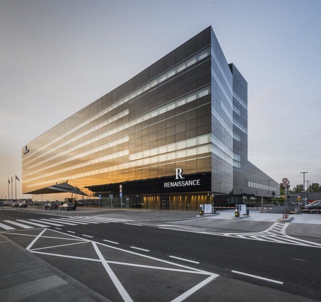 Front Renaissance Warsaw Airport Hotel projektu JEMS Architekci