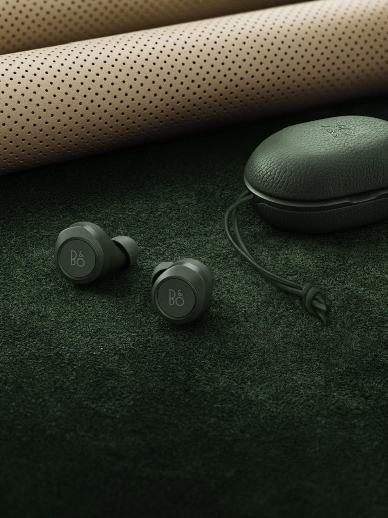 Nietuzinkowe słuchawki Beoplay E8 od Bang&Olufsen w kultowym kolorze Racing Green