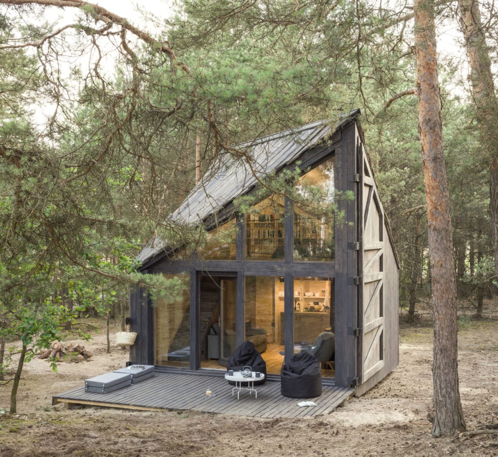 Bookworm Cabin, czyli położona w lesie chatka do czytania w Adelinie