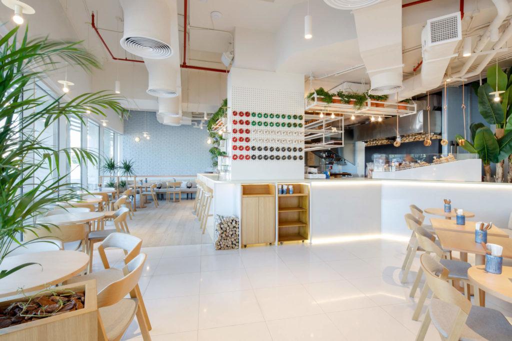 Kawiarnia Bagel Yard Cafe w Dubaju projektu H2R Design