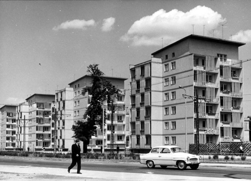 Punktowce zwane Czworaczkami” przy ul. K. Świerczewskiego (dziś ul. J. Piłsudskiego), Fot. Tomasz Olszewski