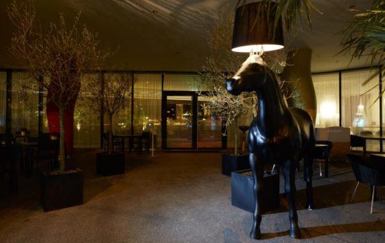 Horse Lamp od Moooi – historia pewnej lampy