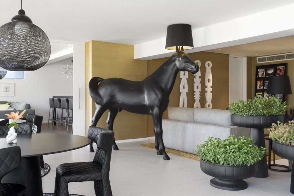 Horse Lamp od Moooi - Lampa podłogowa Horse - projekt Front Sofia Lagerkvist i Anna Lindgren