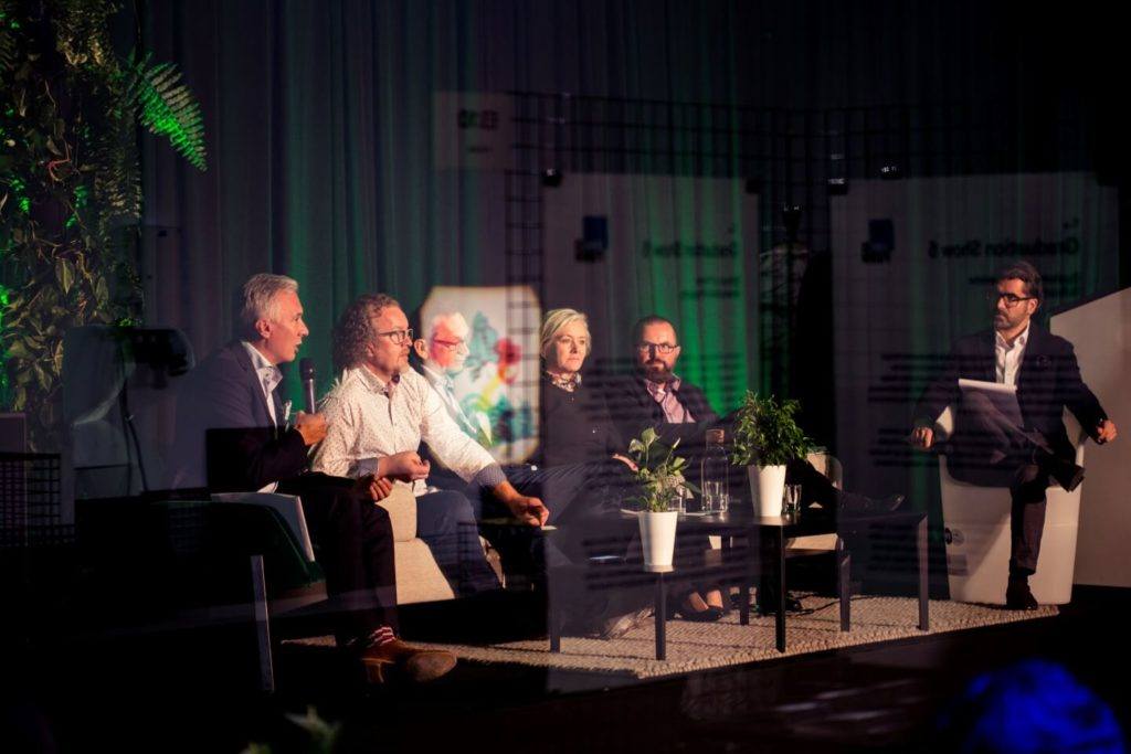 Relacja z archiDAY 2019 na targach Warsaw Home 2019 - Debata o biurach przyszłości