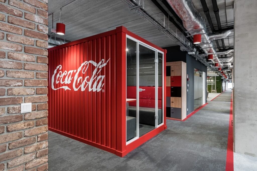 Biuro Coca Cola HBC projektu pracowni Bit Creative - zdjęcia Fotomohito