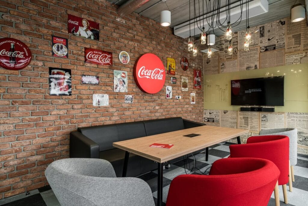 Biuro Coca Cola HBC projektu pracowni Bit Creative - zdjęcia Fotomohito