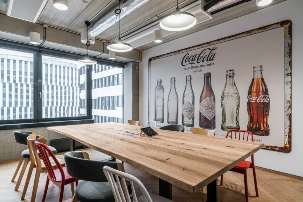 Biuro Coca Cola HBC projektu pracowni Bit Creative - zdjęcia Fotomohito