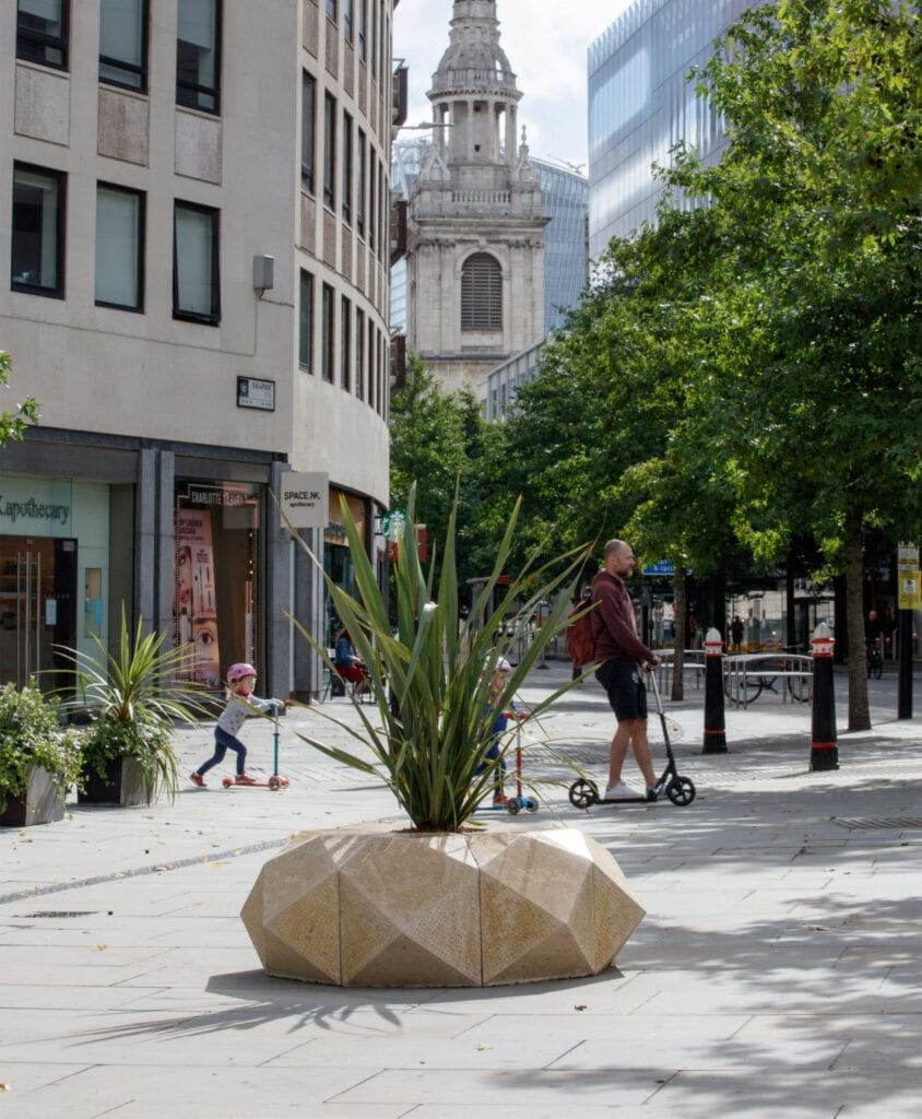 Kolorowe miejskie ławki na ulicach Londynu - London Festival of Architecture - City Benches