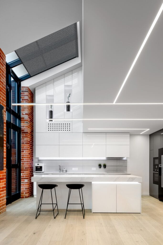 Okno na loft – aranżacje okienne do industrialnych wnętrz