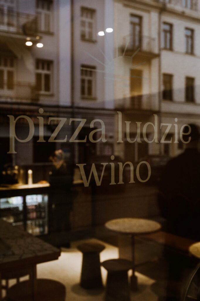 RAJ pizza ludzie wino - wyjątkowy koncept wnętrzarsko-kulinarny - foto Paulina Angielczyk - Parkometr