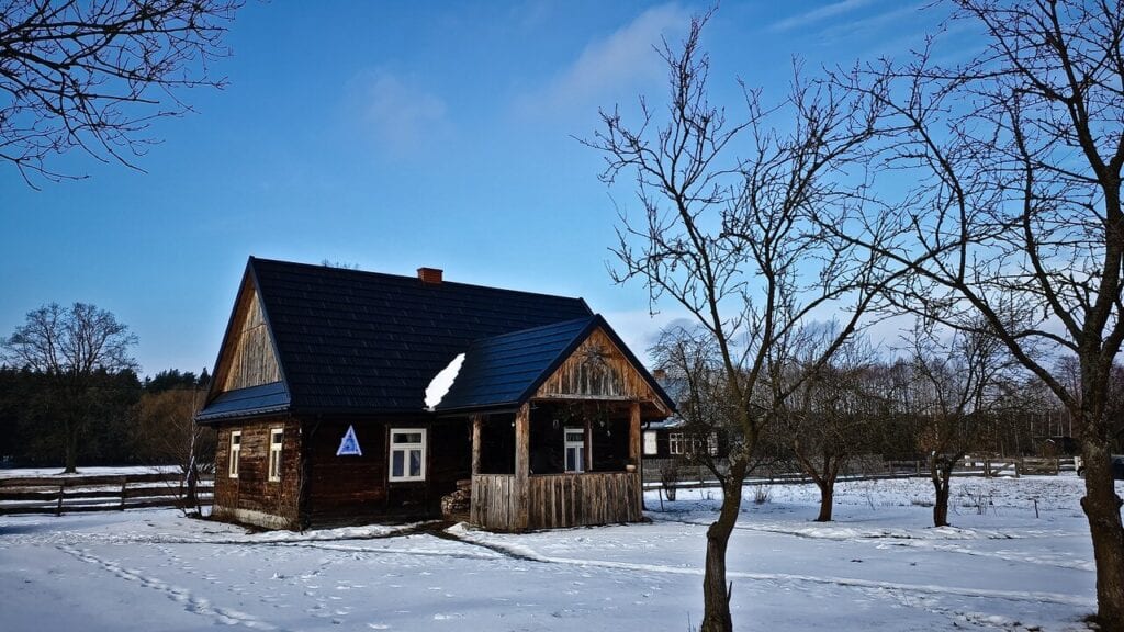 Podlasie pod Warszawą? Chata Latoś – tu życie toczy się wolniej - foto PLN Design