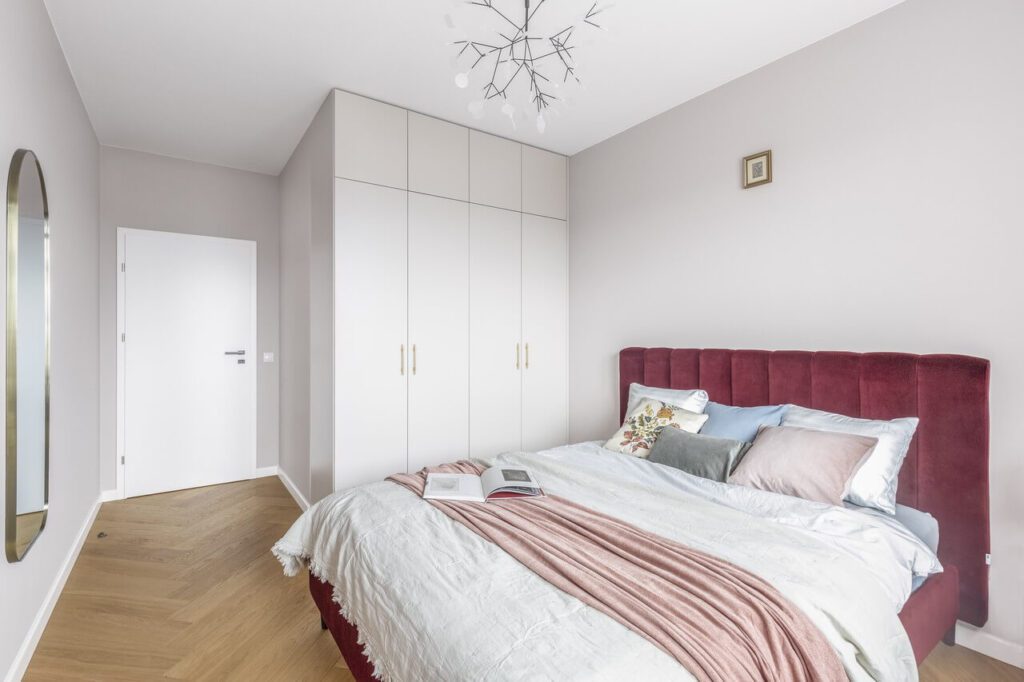 Apartament na osiedlu Mickiewicza na Żoliborzu - projekt Decoroom - foto Pion Poziom