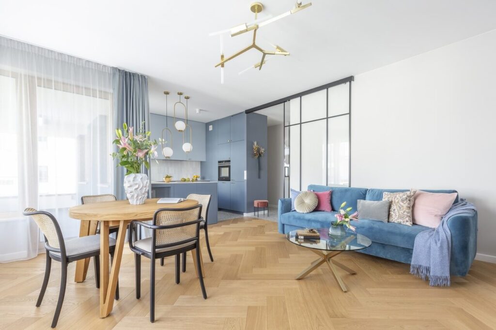 Wyjątkowy apartament na Żoliborzu projektu Decoroom - foto Pion Poziom