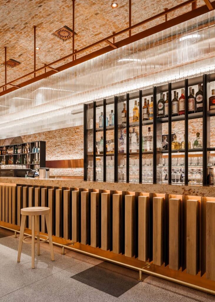 Food Hall Browary w Browarach Warszawskich projektu NOKE Architects - foto Nate Cook Photography