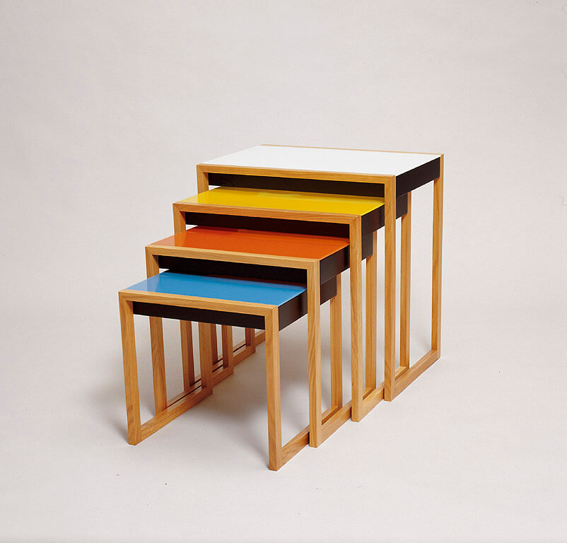 Nesting Tables - projekt Josef Albers