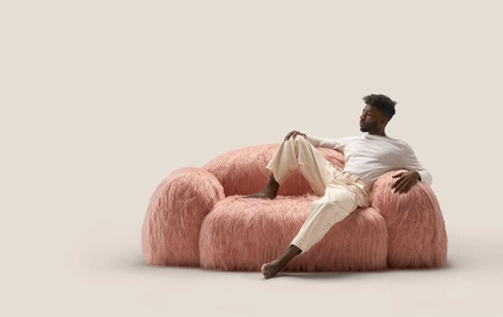 Yeti – różowa sofa projektu Władimira Naumowa dla MISSANA LAB