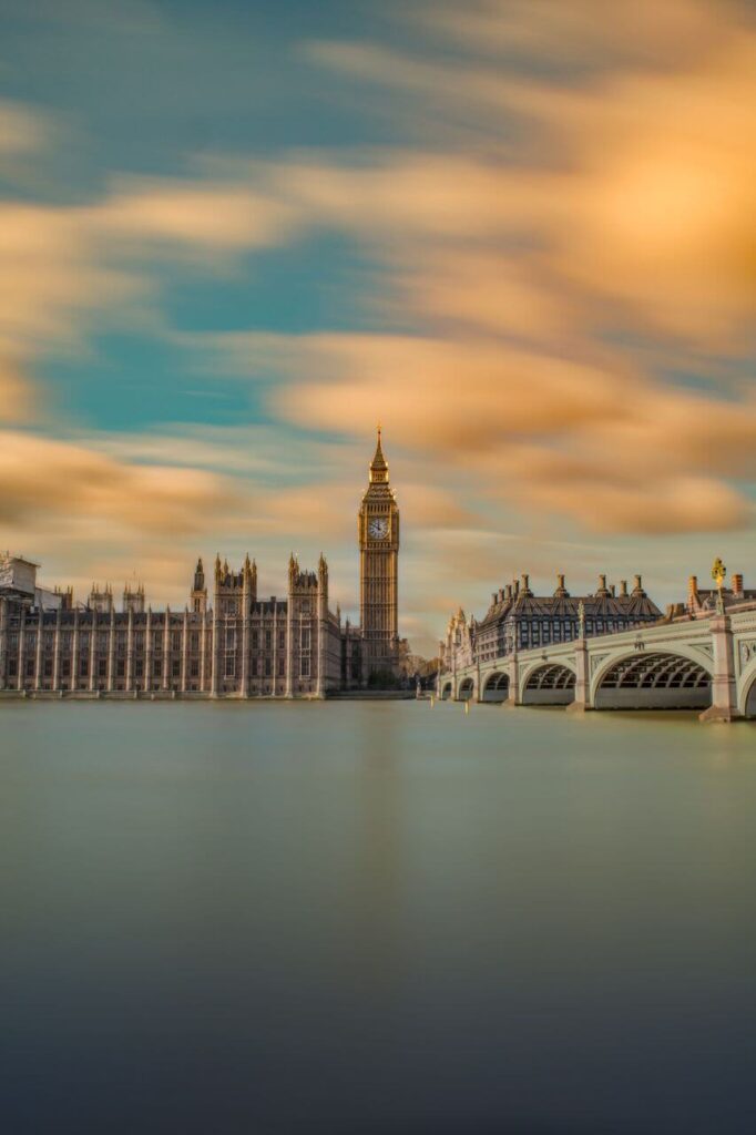 Big Ben w Londynie – foto Massimiliano Morosinotto - Unsplash