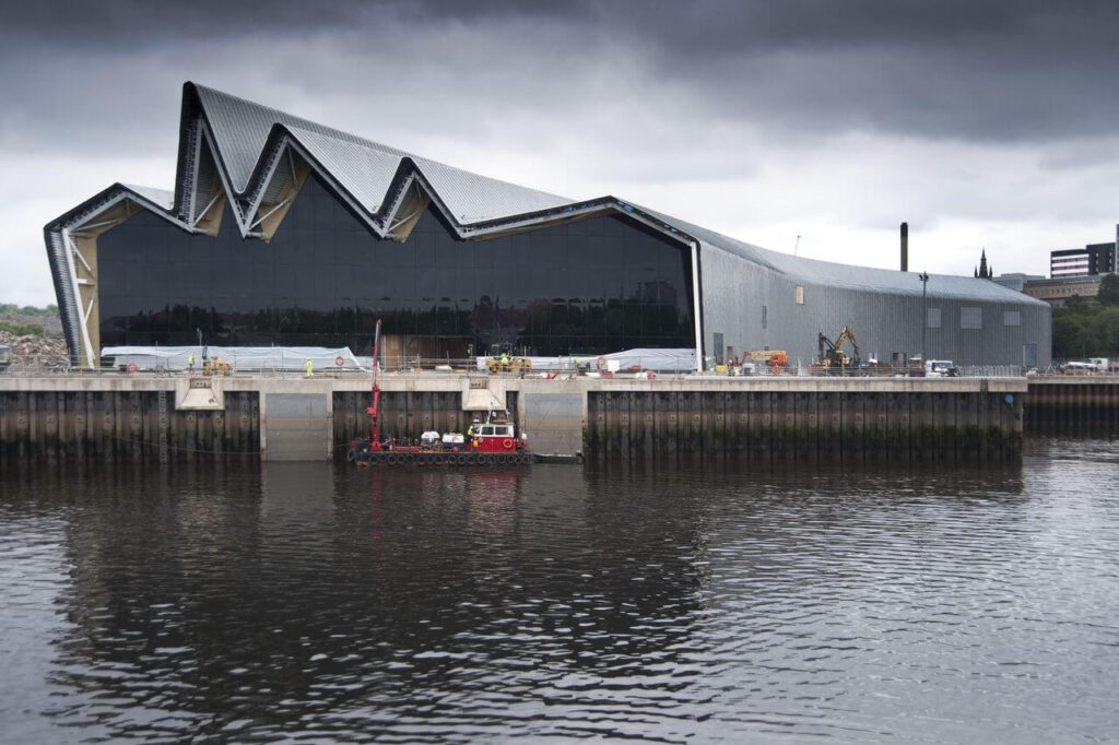 Zaha Hadid - Riverside Museum of Transport