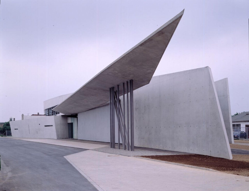 Zaha Hadid - Vitra Fire Station - foto Helene Benet