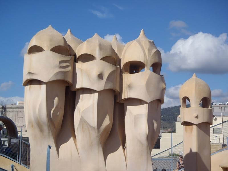 Kominy na dachu Casa Mila - Barcelona