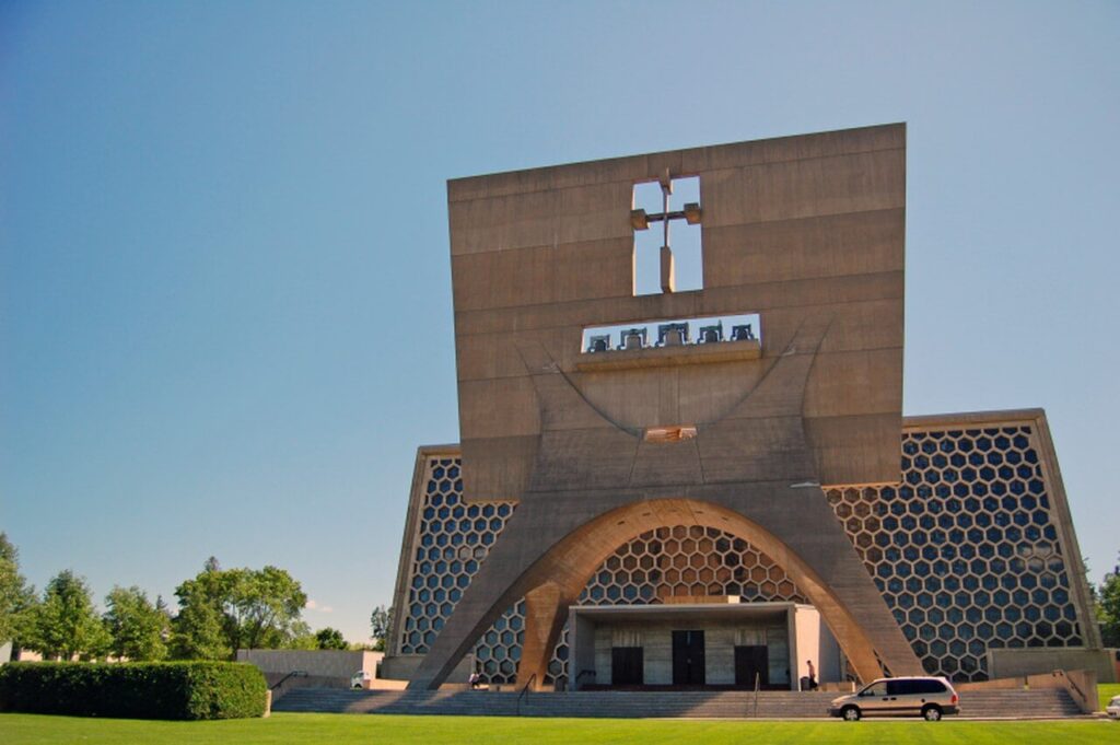 Marcel Breuer - St. John’s Abbey Church - foto Jan Uy