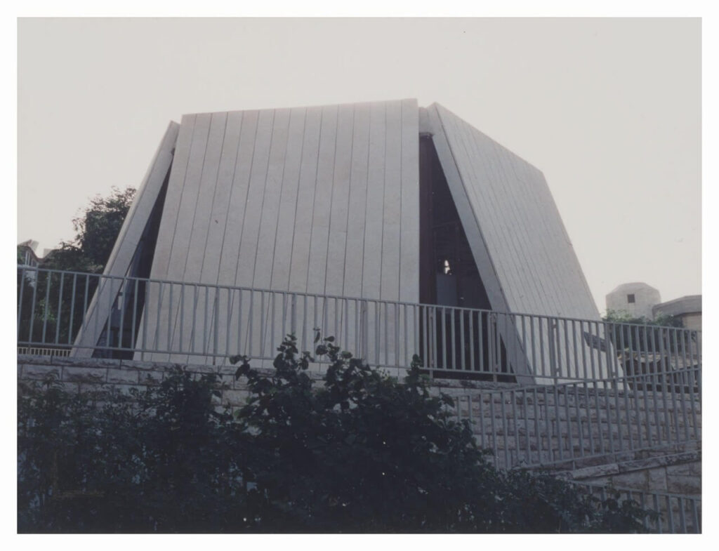 Lev Stern, synagoga Ramot Zion w dzielnicy French Hill, Jerozolima, 1973