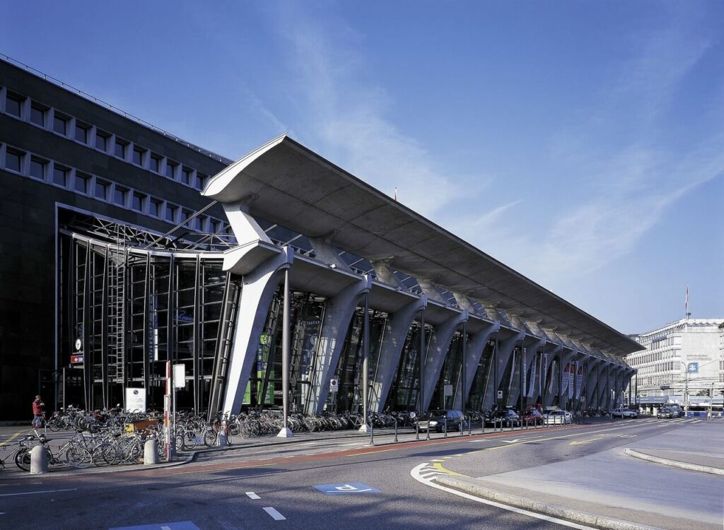 Santiago Calatrava Valls - Lucerne Station Hall