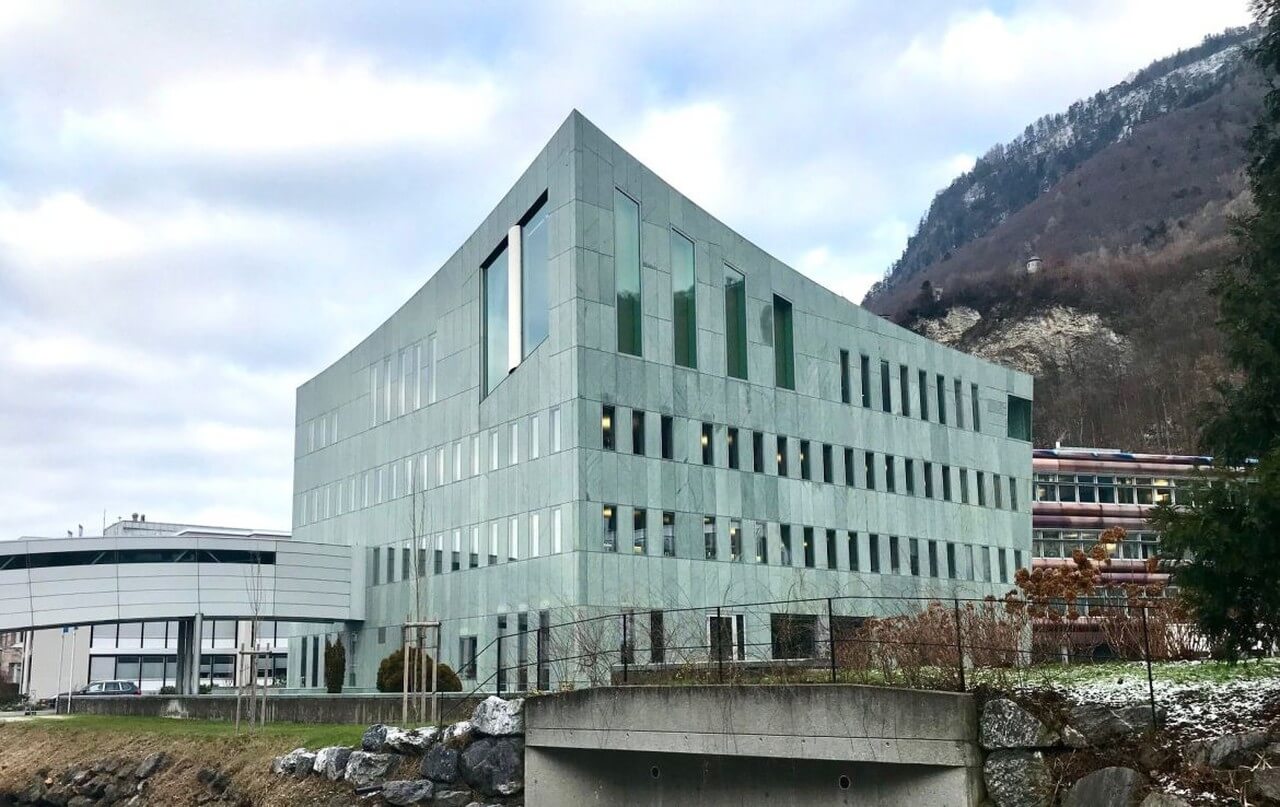 Centrum Bank - Vaduz - projekt Hans Hollein