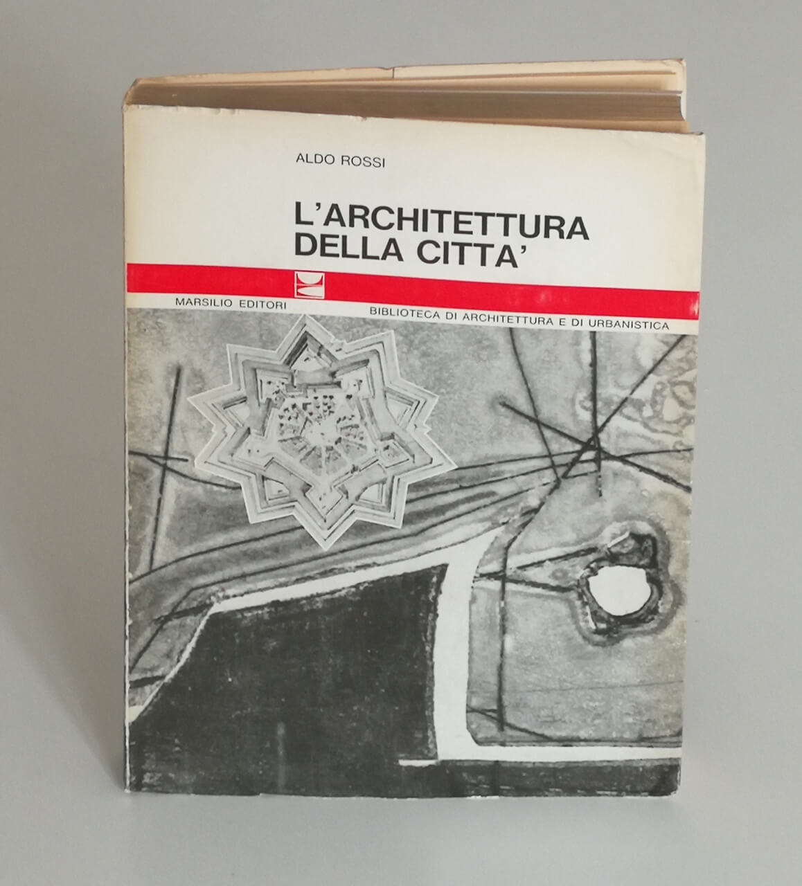 Aldo Rossi - L'architettura della città