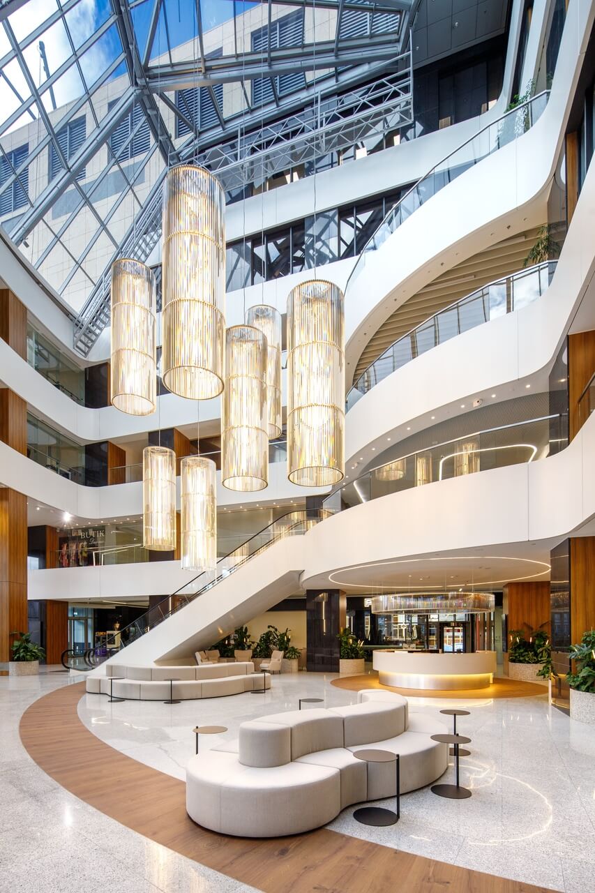 Nowe lobby Warsaw Trade Tower - elegancja i funkcjonalność - projekt MIXD