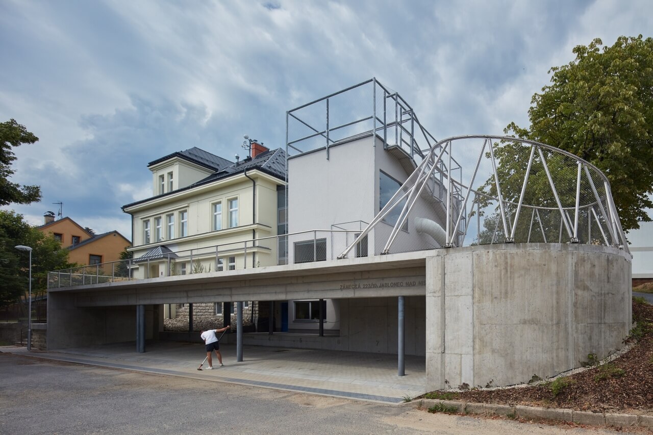 Przedszkole Montessori w Jabloncu nad Nysą – tu nie ma miejsca na nudę - projekt Mjölk architekti - foto BoysPlayNice