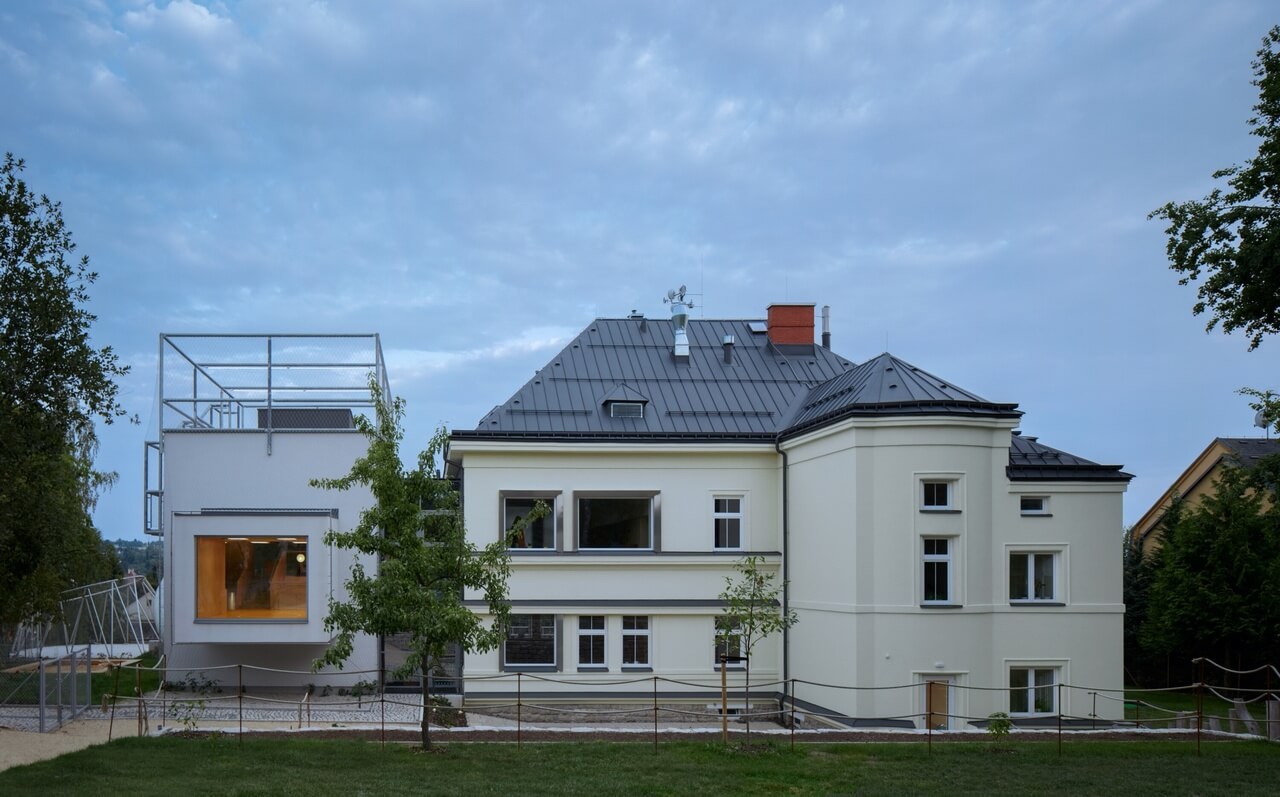 Przedszkole Montessori w Jabloncu nad Nysą – tu nie ma miejsca na nudę - projekt Mjölk architekti - foto BoysPlayNice