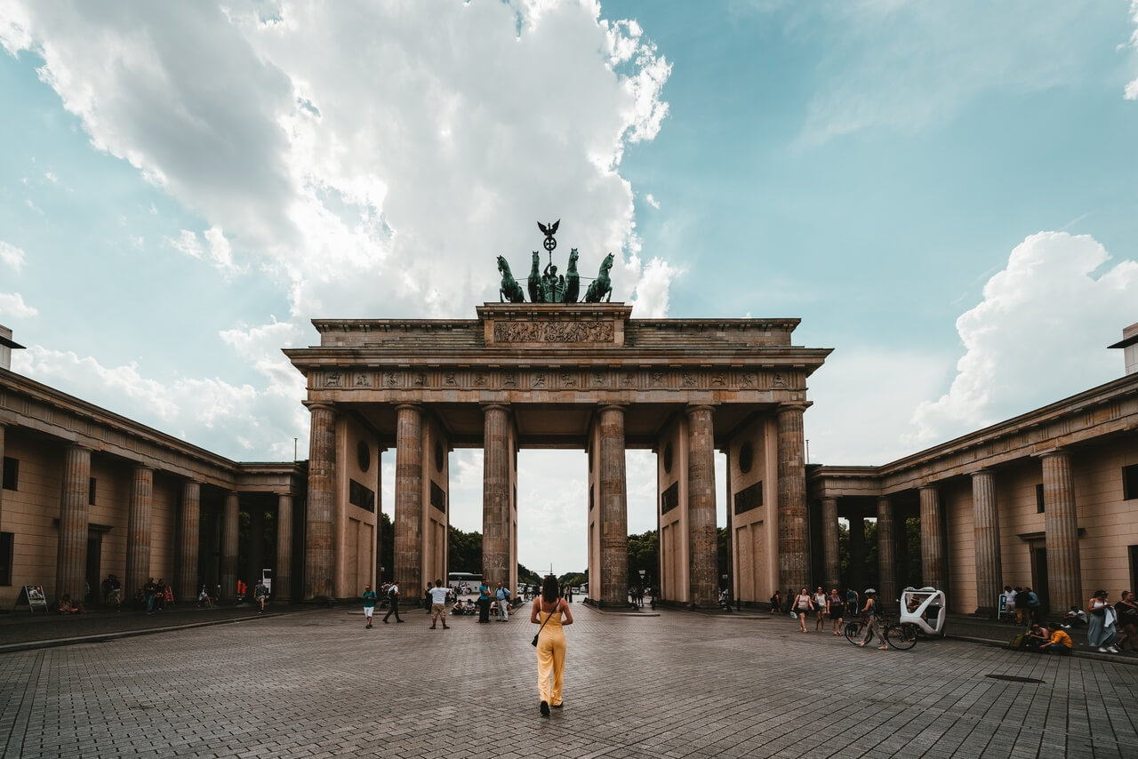 Brama Brandenburska - foto Claudio Schwarz - Unsplash