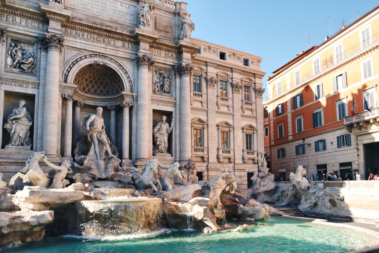 Fontanna di Trevi w Rzymie - foto Michele Bitetto - Unsplash