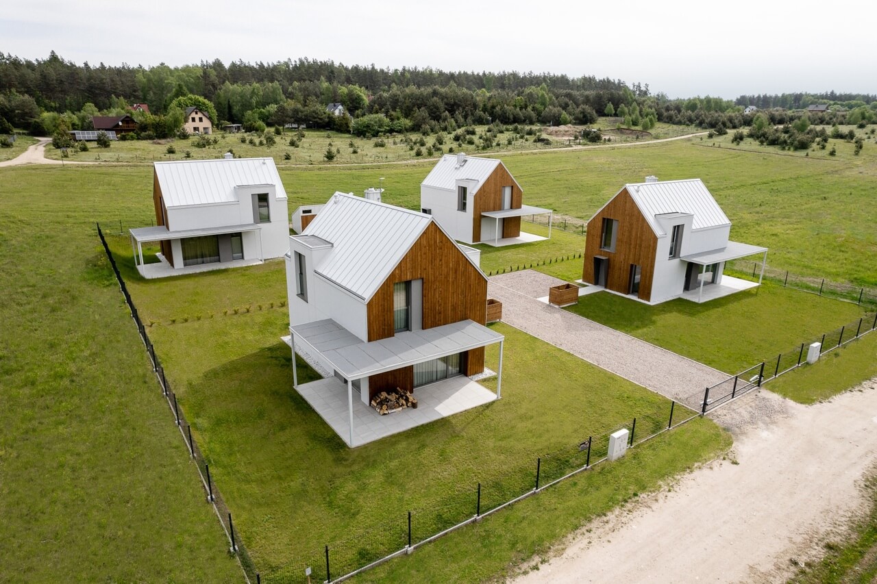 Urokliwy zespół domów na Kaszubach - projekt pracowni ArchMondo - zdjęcia Fotomohito