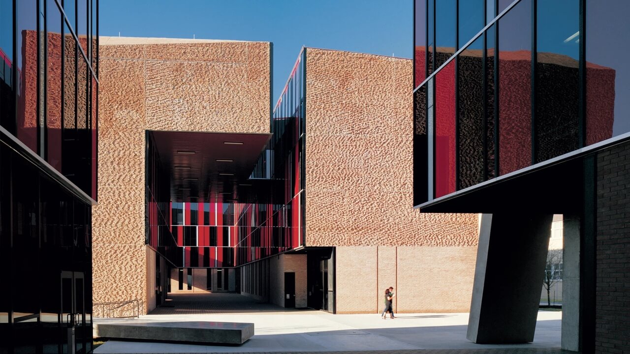 Alejandro Aravena - St. Edwards University Student Hall - foto Cristóbal Palma