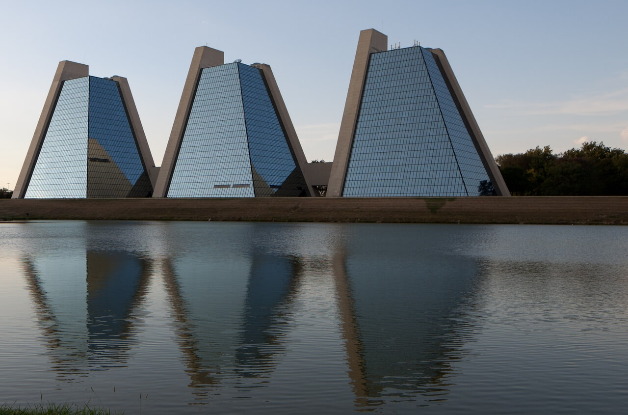 Kevin Roche - The Pyramids - foto Jimmy Baikovicius