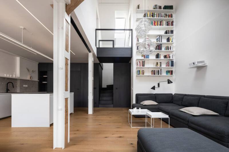 Apartament na praskim poddaszu projektu Komon architekti - foto TomÃ¡Å¡ SlavÃ­k