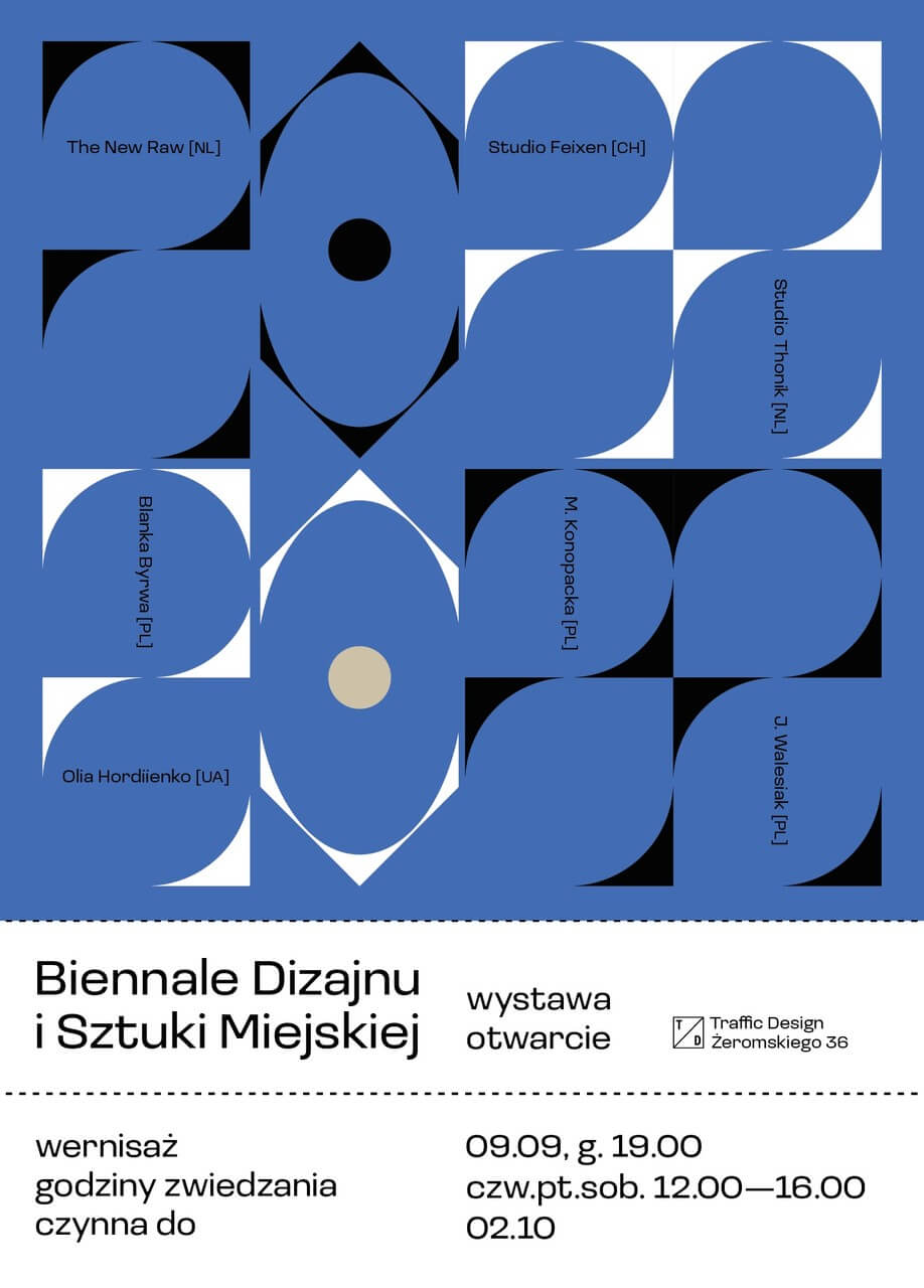 Plakat Biennale, abstrakcyjne wzory, niebiesko-biała kolorystyka.