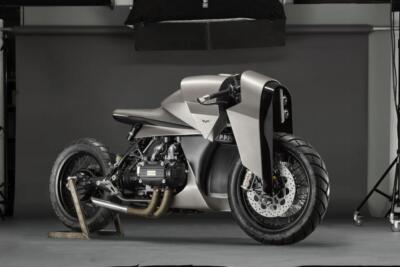 Death Machines of London i Honda Gold Wings z 1977 w wersji custom