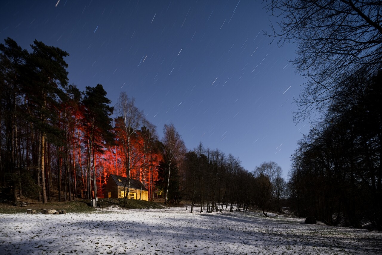 Hytta - miejsce, gdzie architektura i natura łączą się w perfekcyjną całość - projekt Adam Hofman & Dominik Ilichman