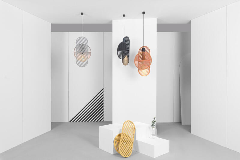 Nowoczesne lampy wiszące w minimalistycznym wnętrzu.