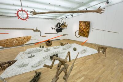Zbigniew Andrzej Natkaniec - Instalacje obiekty Galeria Sztuki Współczesnej