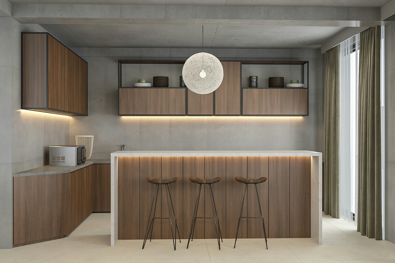 Nowoczesna kuchnia z drewnianymi meblami i designerskimi hokerami.