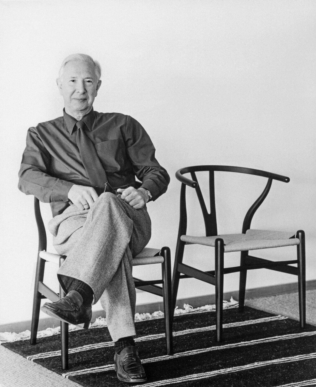 Hans J. Wegner – biografia i projekty duńskiego projektanta mebli