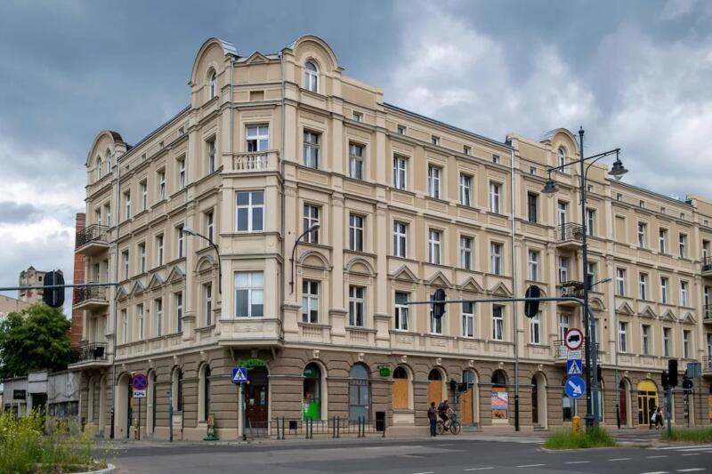 Ta kamienica przy zbiegu Struga i Wólczańskiej w Łodzi zachwyca po remoncie - foto UML.PL