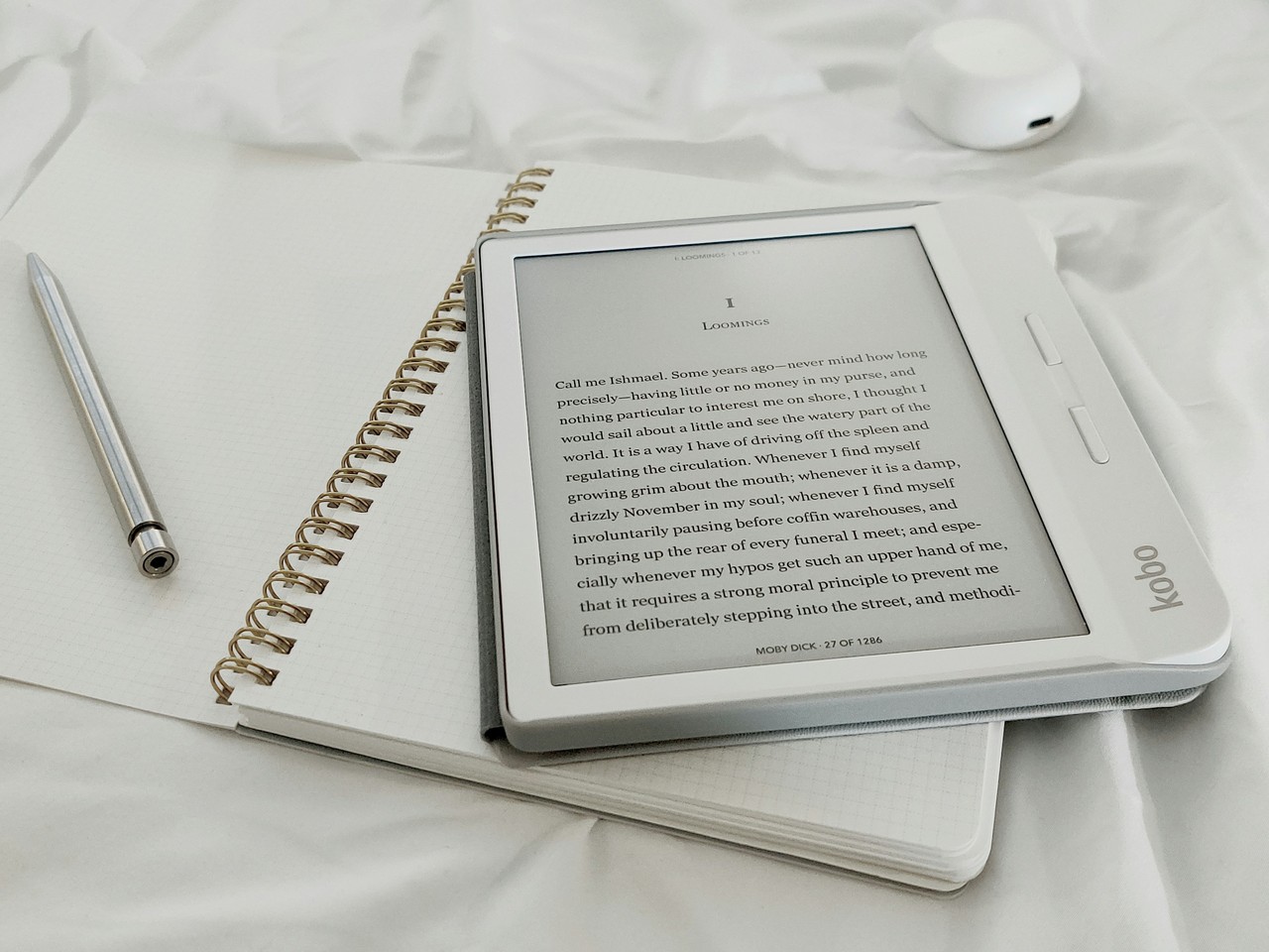 Czy opłaca się kupić czytnik ebooków – foto Spencer - Unsplash
