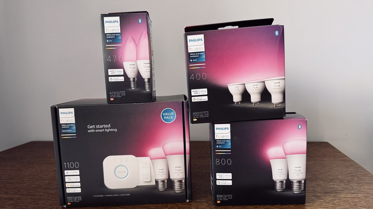 Zestaw oświetlenia inteligentnego do wnętrz, Philips Hue.