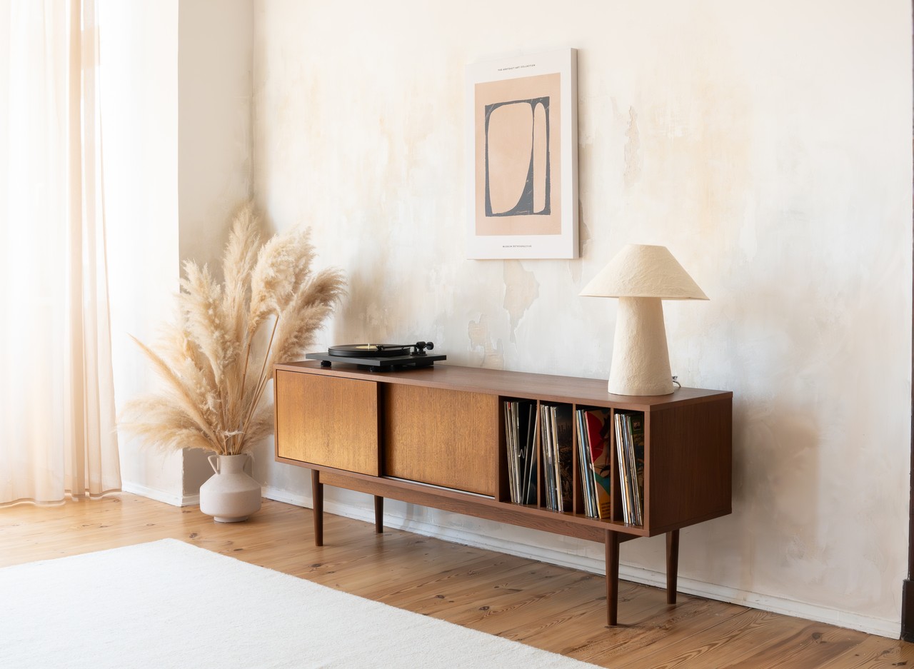 Komoda LOTV VINYL SLIDE od polskiej marki Pastform Furniture